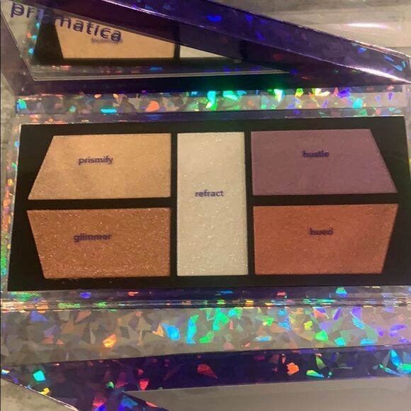 BECCA Cosmetics
BECCA x Barbie Ferreira Prismatica - Picture 3 of 5